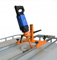 IBC container traverse for power tool mixers swivelling